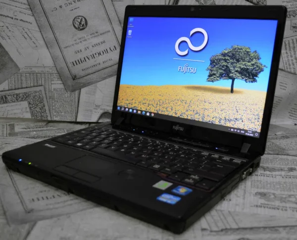 Ноутбук Fujitsu Lifebook P770: 12.5 (1280x800)/4GB/128 SSD
